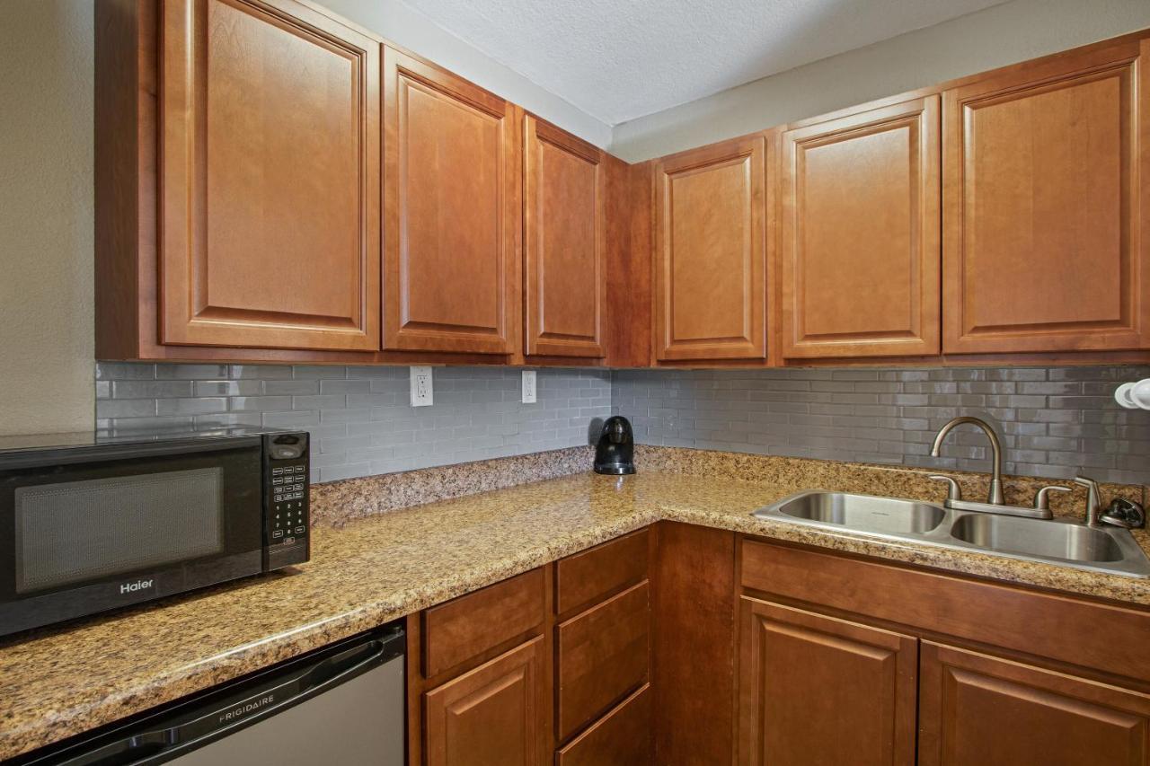 Capital O Hotel Richmond Hill/Savannah Area I-95 Екстериор снимка