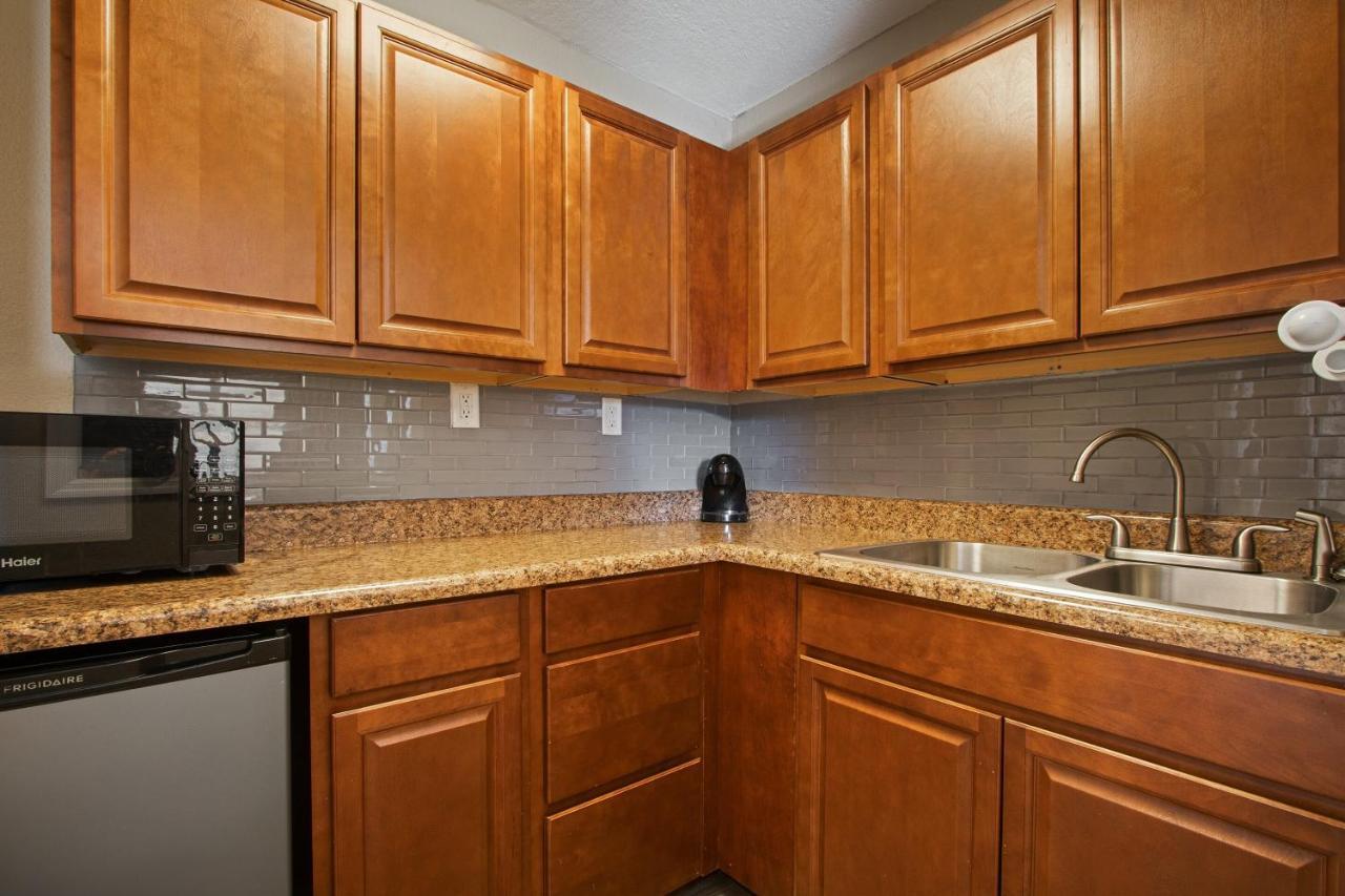 Capital O Hotel Richmond Hill/Savannah Area I-95 Екстериор снимка